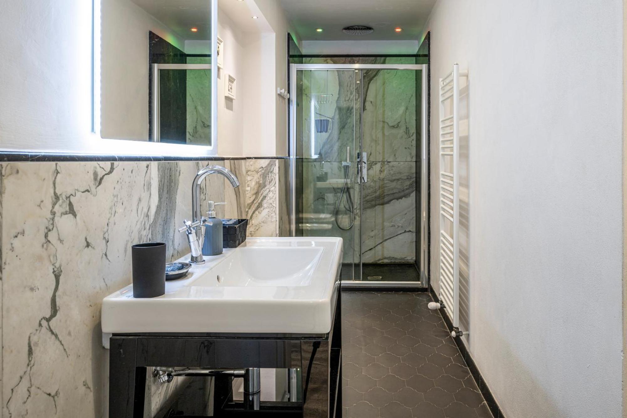 Cherubini Palace Thematic Apartment Florenz